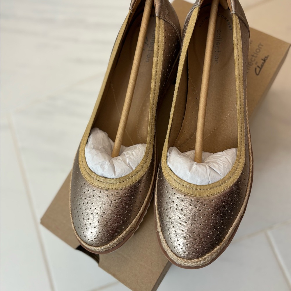 Clarks Women's Bronze Flats